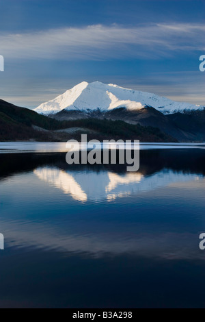 Blick auf die Berge über Loch Leven, Kinlochleven, in der Nähe von Glencoe Stockfoto