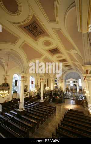 Stadt von Derby, England. Erhöhten Innenansicht des Derbys Kathedrale Kirche von Allerheiligen Kirchenschiff. Stockfoto