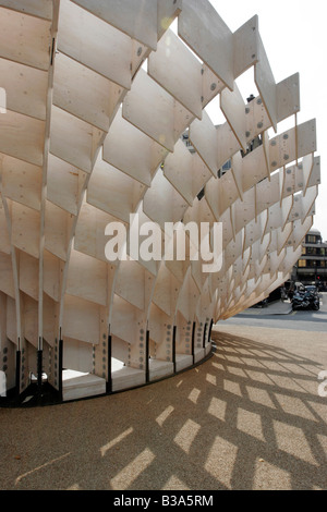 Temporären Pavillon entworfen von Architekturstudenten platziert in Bedford Square im Zentrum von London Stockfoto