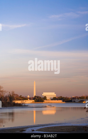 Potomac River, Renovation Memorial und Washington Monument, Washington DC, USA Stockfoto