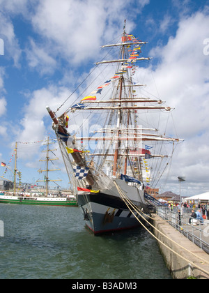 Eines der großen Schiffe angedockt in Liverpool für die 2008 tall-Ships race Stockfoto