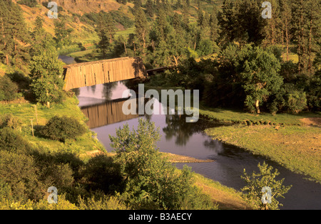 Gedeckte Holzbrücke über den Palouse-Fluss, Eastern Washington State Stockfoto