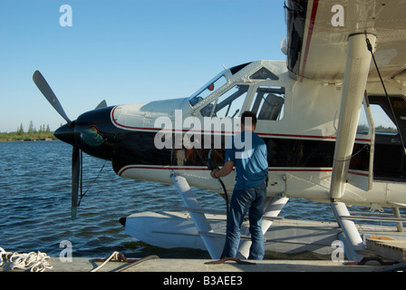 DeHavilland Turbo Beaver Schwimmer Flugzeug "Arbeitspferd" der der nördlichen Kanadas wird angeheizt Stockfoto