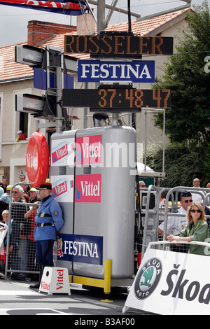 Die Ziellinie am Teil Cholet Zeitfahren der Tour De France 2008 Stockfoto