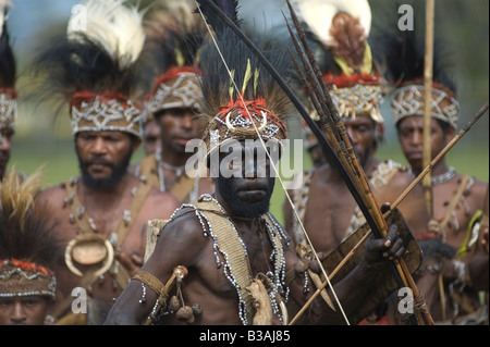 Tribal-TänzerInnen Goroka PNG Stockfoto