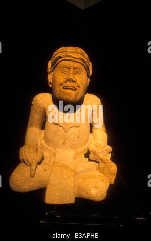 Skulptur eines alten Maya Scribe, Museo de Arqueologia, Stadt Copan Ruinas, Honduras, Mittelamerika Stockfoto