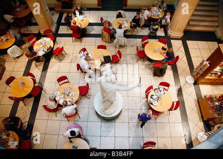 Juli 2008 - Cafe an der Walker Art Gallery Liverpool England UK Stockfoto