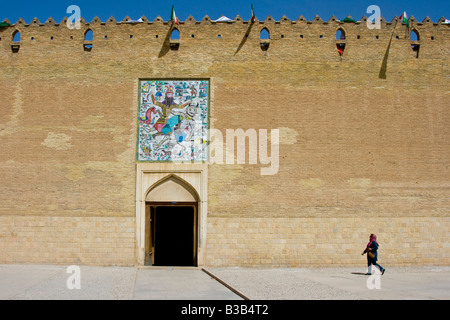 Fliesen Mosaik über dem Eingang zu den Arg in Shiraz, Iran Stockfoto