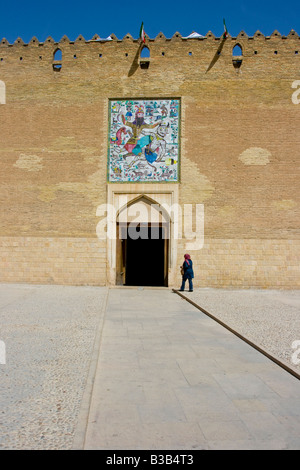 Fliesen Mosaik über dem Eingang zu den Arg in Shiraz, Iran Stockfoto