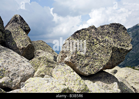 Großen Felsen in der Nähe von Gazeiski Seen in World Heritage Site Nationalpark Pirin Bulgarien Stockfoto