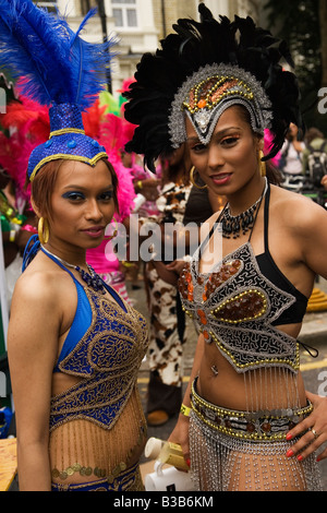 Europa s größte Karneval braucht der Notting Hill Carnival findet jedes Jahr statt in London mit über 1 Million Nachtschwärmer an zwei Tagen Stockfoto