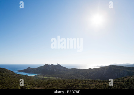 Blick über den Golf von Roccapina und Lion Rock am späten Nachmittag, South Coast in der Nähe von Sartène, Korsika, Frankreich Stockfoto