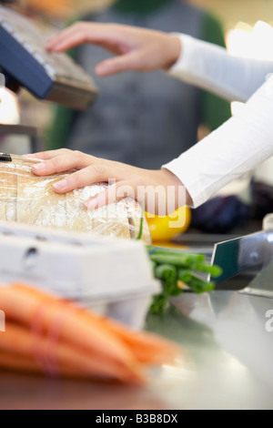 Kasse klingelt, Lebensmittel Stockfoto