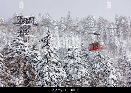 Skilift am Asahidake, Daisetsuzan Nationalpark, Hokkaido, Japan Stockfoto