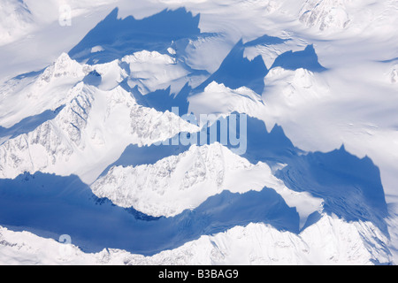 Berge und Schatten in Alaska Stockfoto