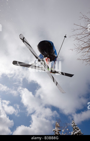 Telemark-Skifahrer, Furano, Hokkaido, Japan Stockfoto