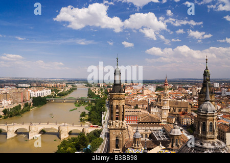 Übersicht der Fluss Ebro von Basilika unserer lieben Frau von der Säule, Zaragoza, Aragon, Spanien Stockfoto