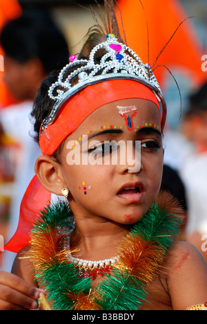 Kleine Krishna - ein kleiner Junge posiert als lord Krishna in einer Balagokulam-Prozession in Trivandrum, Kerala, Indien Stockfoto