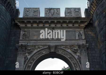 Marble Arch von Porta Capuana Stockfoto