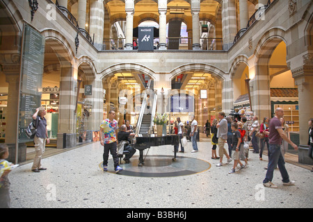 Magna Plaza Shopping Centre, Amsterdam, Holland Stockfoto