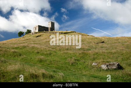 13. Jahrhundert Kirche von St. Michael de Rupe Brentor Devon England Stockfoto