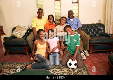 afrikanische Familie im Wohnzimmer Stockfoto