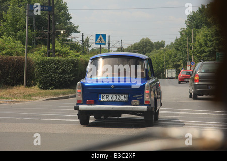 Ansicht des Trabant Auto hinten auf der Straße in Krakau, Polen - durchzuckte Auto Windschutzscheibe Stockfoto