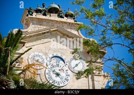 Malta, Valletta. Glockenturm der Großmeisterpalast in der Mitte der alten ummauerten Stadt von Valletta. Stockfoto