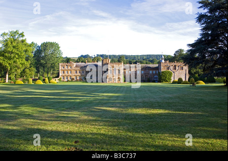 England, Dorset, Thorncombe. Forde Abbey ist Teil der Grenze zwischen Dorset und Somerset. Seine elegante ehemalige Zisterzienserkloster und seinen 30 Hektar Award preisgekrönten Gärten befindet sich in ein Gebiet von außergewöhnlicher natürlicher Schönheit machen es zu einem führenden touristischen Standorten West Dorset. Stockfoto