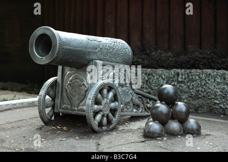 Alte Kanone auf Rüstung Exibition in Russland Stockfoto