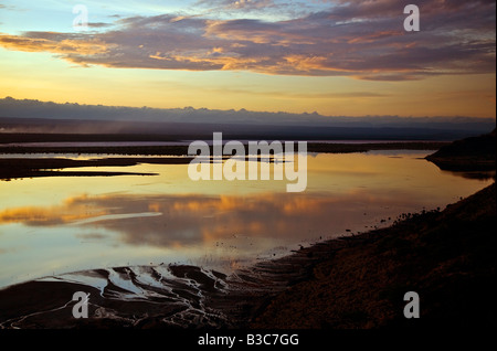 Kenia, Kajiado District, Magadi. Morgendämmerung über Lake Magadi, einer alkalischen See in Afrika des Great Rift Valley. Stockfoto