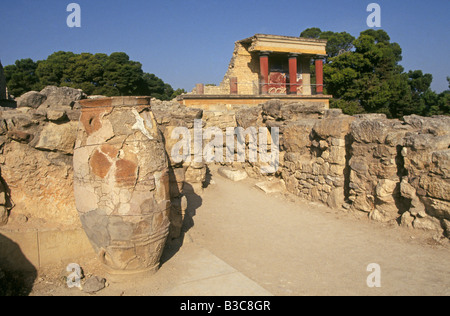 Die verfallenen Ruinen der minoischen Palast von Knossos in der Nähe von der Stadt von Heraklion auf Kreta Stockfoto