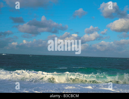 Scenic Sea Horizon mit bewölktem Himmel. Alderney, Channel Islands. Stockfoto