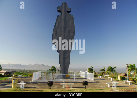 Silhouette-Denkmal von Augusto César Sandino auf Loma de Tiscapa, Managua, die Hauptstadt von Nicaragua, Mittelamerika Stockfoto