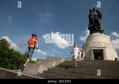 Sowjetisches Ehrenmal im Treptower Park in Berlin, Deutschland Stockfoto