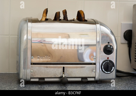 Top-Qualität Dualit Toaster in Edelstahl finish mit vier Scheiben gut gemacht Toast in. Stockfoto