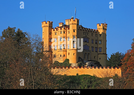 Schloss Hohenschwangau beleuchteten Schloss der hohen Schwan Grafschaft war die Kindheit Residenz von König Ludwig II. von Bayern und wurde gebaut Stockfoto