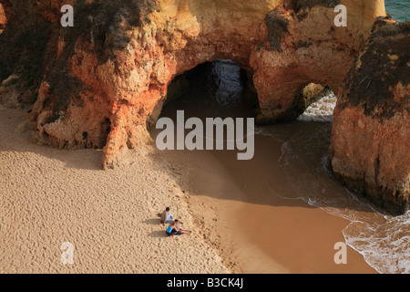 Praia dos Tres Irmaos in der Nähe von Alvor Algarve Portugal Stockfoto