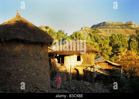 Traditionelle Häuser in einem Dorf in der Nähe von Lalibela, Äthiopien Stockfoto