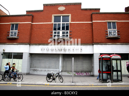 Ehemalige Niederlassung von Woolworths in Islington, London, geschlossen Stockfoto
