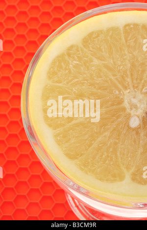 Frische reife Saftig geschnitten Gesunde weisse Frühstück Grapefruit mit Keine Personen Stockfoto