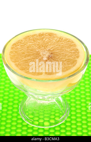 Frische reife Saftig geschnitten Gesunde weisse Frühstück Grapefruit mit Keine Personen Stockfoto
