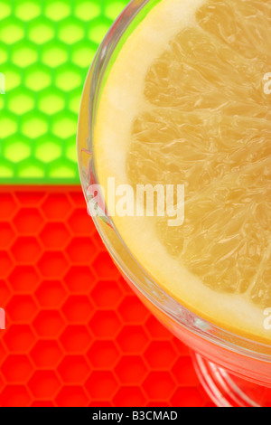 Frische reife Saftig geschnitten Gesunde weisse Frühstück Grapefruit mit Keine Personen Stockfoto