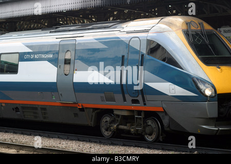 23. Juli 2008 Stadt von Nottingham Bahnhof Nottingham Station Klasse 222 gebaut von Bombardier Transportation Stockfoto