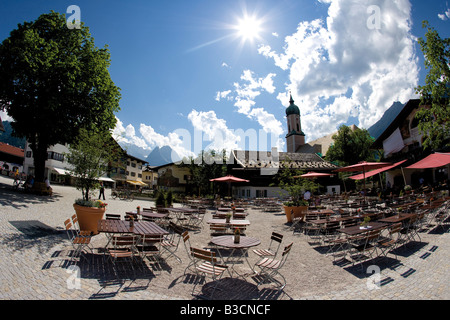 Deutschland, Bayern, Garmisch-Partenkirchen, Straßencafé Stockfoto