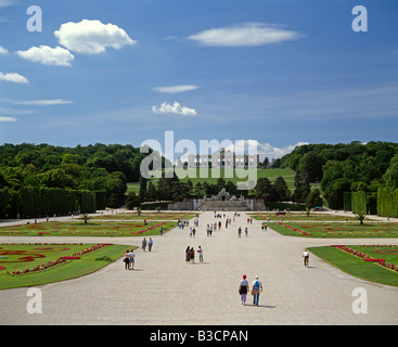 Österreich, Wien, Schönbrunn, Gärten, Gloriette auf Hügel Stockfoto