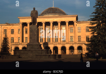 Rathaus mit Statue von Stalin, Gori, Rep Georgien. Landschaft Stockfoto