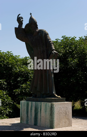 Bischofs GRGUR NINSKI Statue befindet sich in der Stadt Nin in Kroatien Gregor von Nin Kroatisch Grgur Ninski war ein 10. Jahrhundert Bischof tha Stockfoto