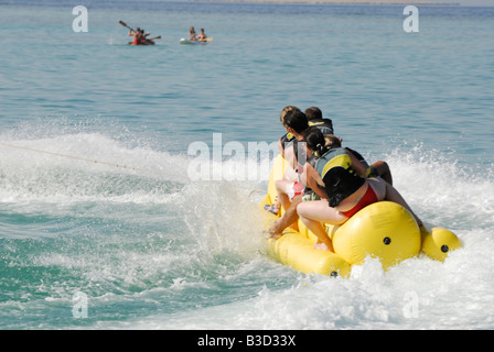 Banana-Boot fahren im Roten Meer Hurghada Ägypten Stockfoto