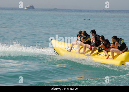 Banana-Boot fahren im Roten Meer Hurghada Ägypten Stockfoto